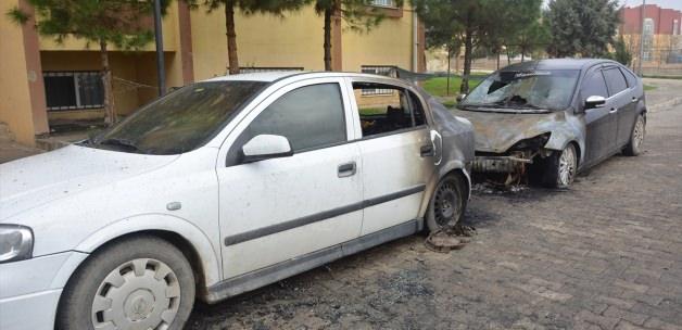 Şanlıurfa'da park halindeki iki otomobil kundaklandı