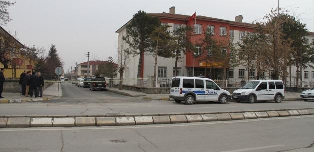 Erzincan'da şüpheli araç polisi alarma geçirdi