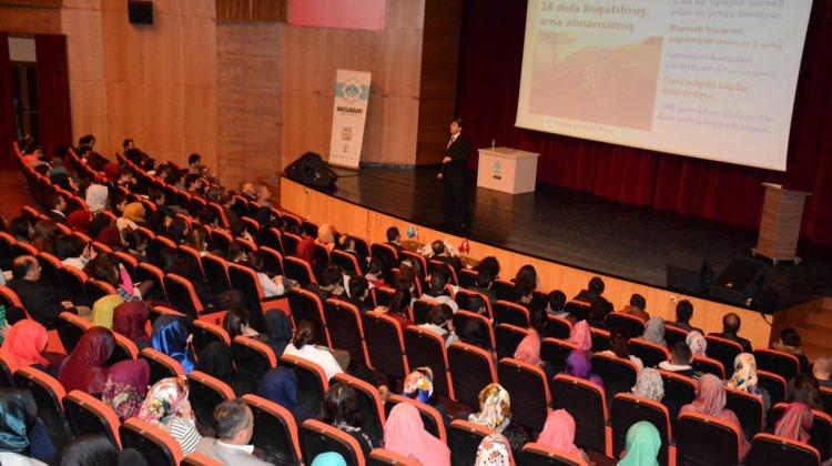 Aksaray'da lise öğrencilerine moral ve motivasyon semineri