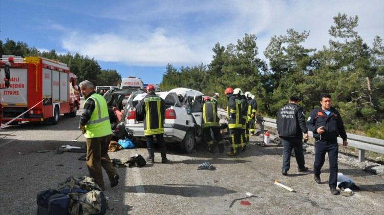 GÜNCELLEME - Denizli'de trafik kazası: 4 ölü, 1 yaralı