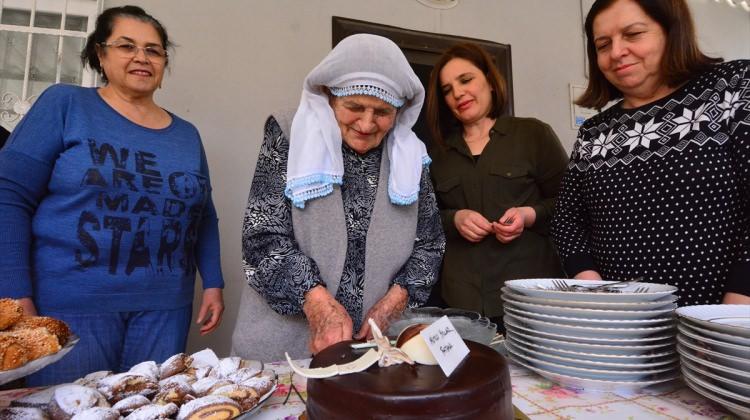 Kadınlar Günü'nde 99. yaşını kutladı