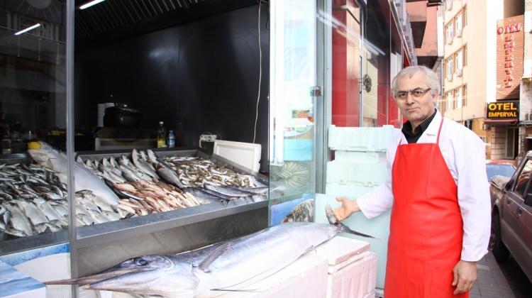 Trabzon'da 175 santimlik kılıç balığı dikkat çekti
