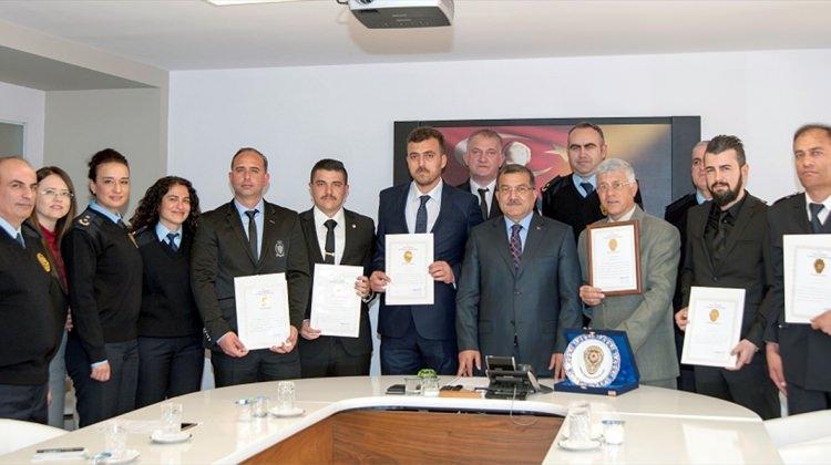 İzmir'de "ayın polisleri" ödüllendirildi