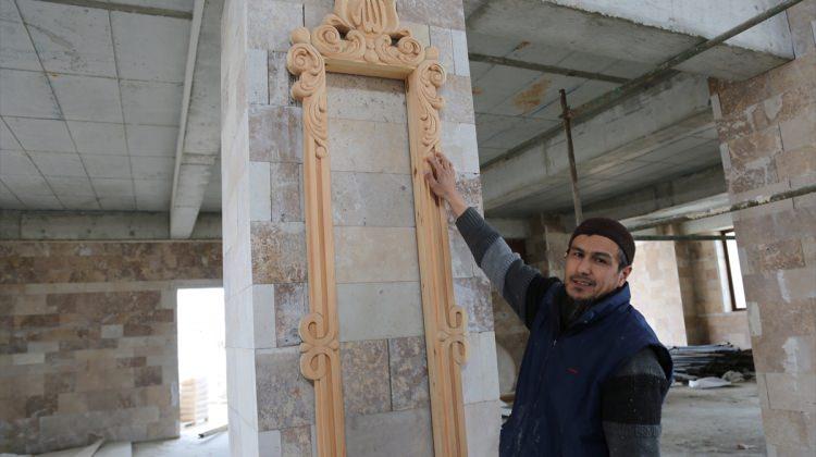 Denizli'deki camiye Özbek usta desteği