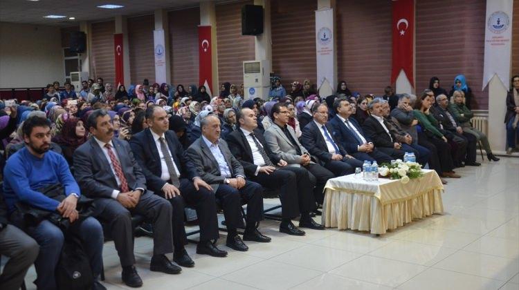 ''Hadisler ışığında İslam'da kardeşlik'' konferansı