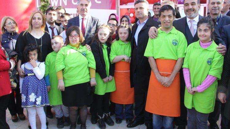 Elazığ'da "Down Kafe" açıldı