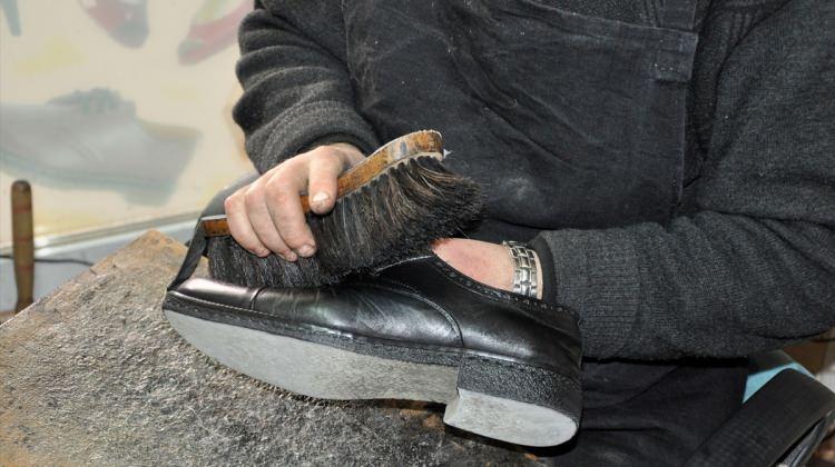 Ayakkabı tamirciliği fabrikasyon üretime yenik düştü
