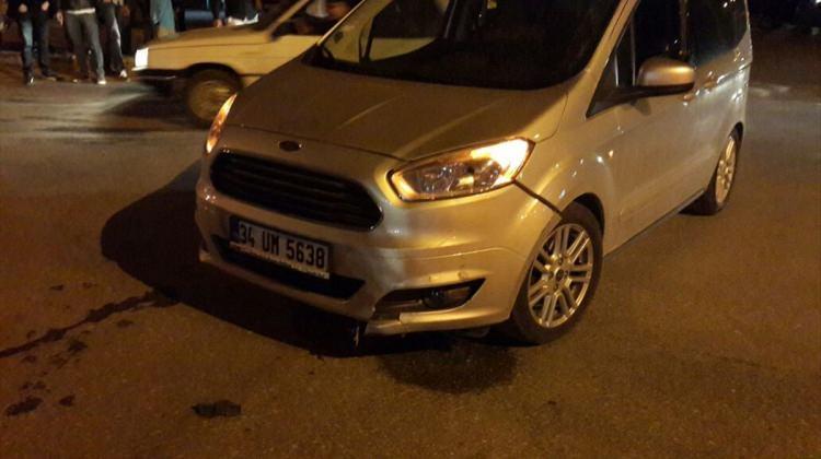 Hendek'te trafik kazası: 2 yaralı