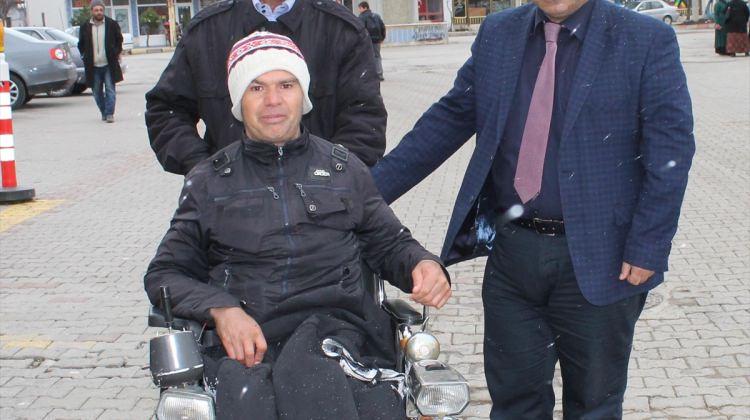 Başkan Öcal'dan engelli vatandaşa akülü araba