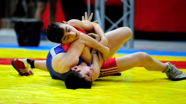 Güreş: Yıldız Erkekler Grekoromen Türkiye Şampiyonası başladı