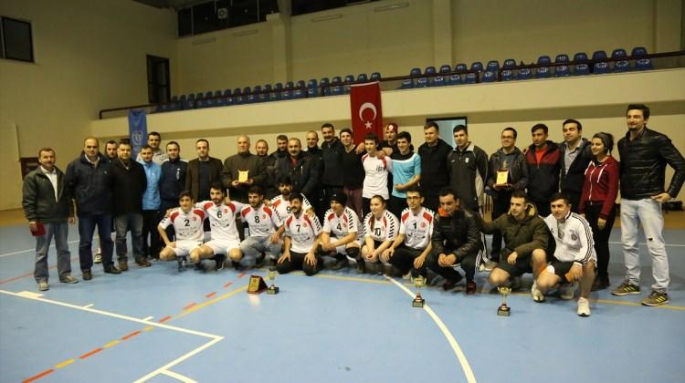 Abana'da kurumlar arası voleybol turnuvası sona erdi