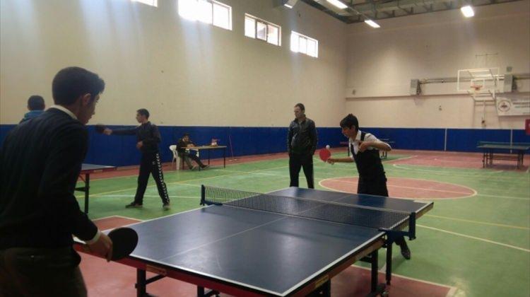 Ulaş'ta öğrenciler arası masa tenisi turnuvası düzenlendi