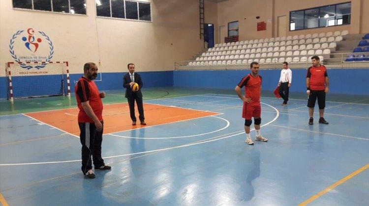 Tatvan'da kurumlararası voleybol turnuvası düzenlendi