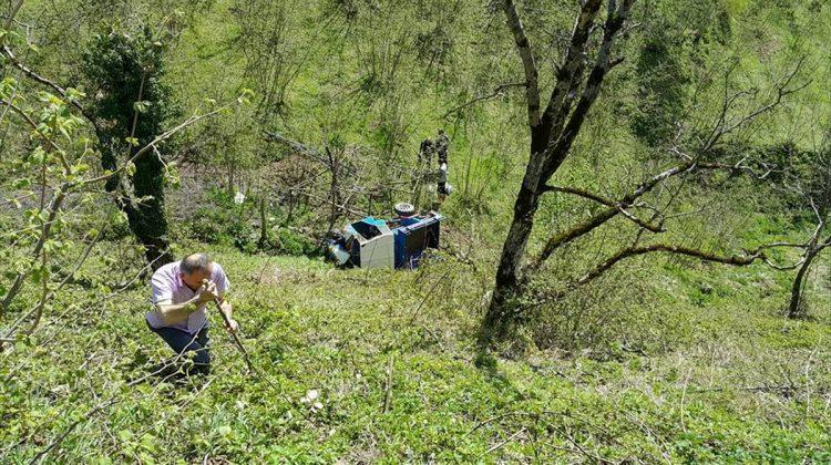 Ordu'da tarım aracı devrildi: 2 yaralı