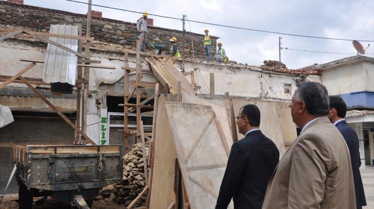 Vali Toprak, Tire'de süren restorasyon çalışmalarını inceledi