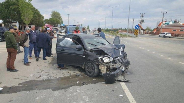 Edremit'te trafik kazası: 2 yaralı