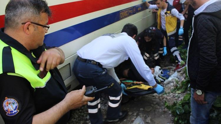 Manisa’da trenin çarptığı öğrenci ağır yaralandı