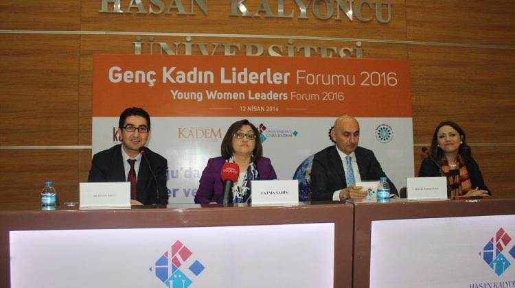 "Genç Kadın Liderler Forumu"