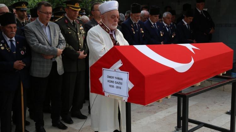 Kore gazisi Yaman'ın cenazesi Sakarya'da toprağa verildi