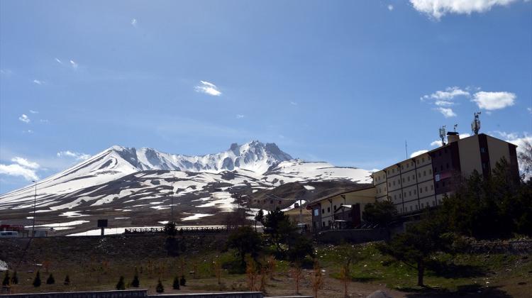 Erciyes kış sezonunu "mutlu" kapattı