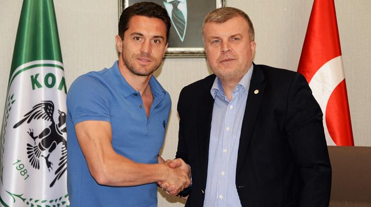 Konyaspor 2 yıllık imzayı attırdı!