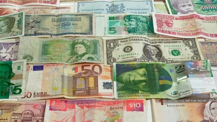 2015'in en iyi parası seçildi