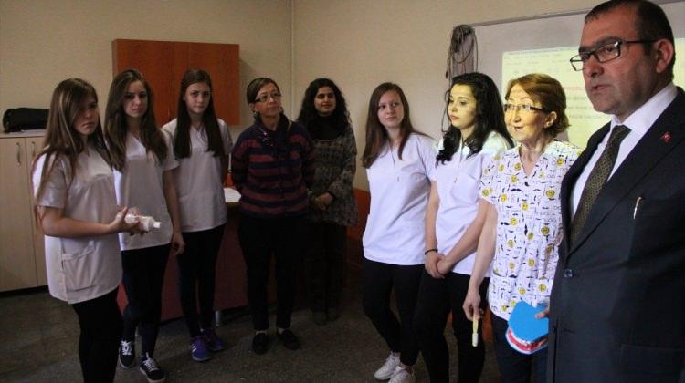 Edirne'deki öğrencilere diş sağlığı eğitimi