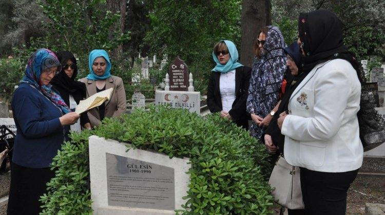 Türkiye'nin ilk seçilmiş kadın muhtarı anıldı