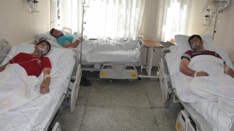 GÜNCELLEME 3 - Soma'da gazdan etkilenen işçiler hastaneye kaldırıldı