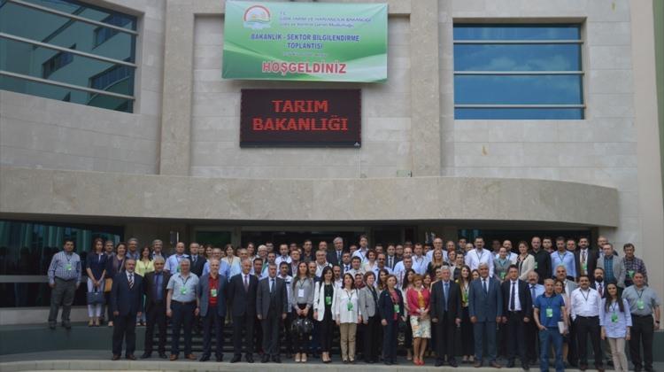 "Bitki Koruma Ürünleri Sektör Bilgilendirme Toplantısı" Antalya'da yapıldı
