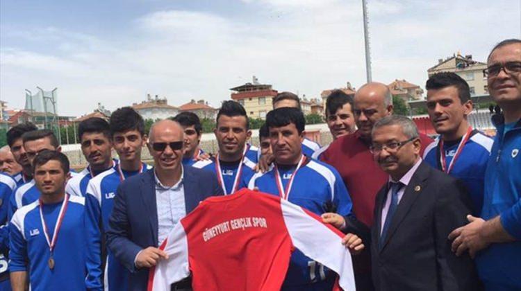 Karaman Belediyesi'nden amatör kulüplere malzeme desteği