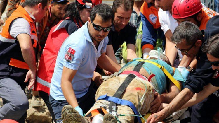 GÜNCELLEME - Manisa'da hastane inşaatında göçük: 3 yaralı