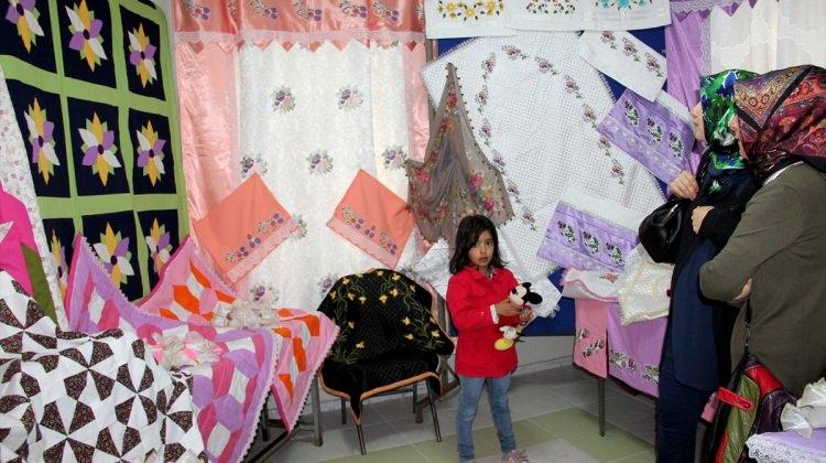 Seydişehir HEM'de yıl sonu sergisi açıldı