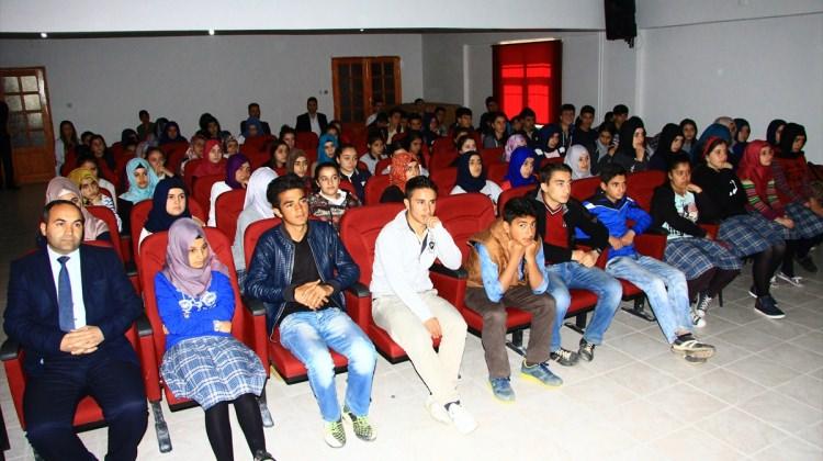 Erciş'te "Gelecek Daha Net" semineri