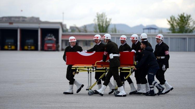 Bitlis'te bir asker kaza kurşunuyla şehit oldu