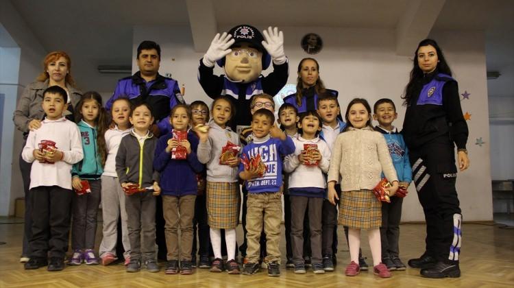 Eskişehir polisi öğrencilerle buluştu