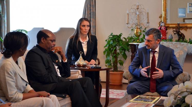 Ruanda Büyükelçisinden Manisa Valisi Bektaş'a ziyaret