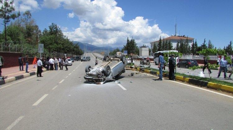 Gaziantep'te polis aracı kaza yaptı: 3 yaralı