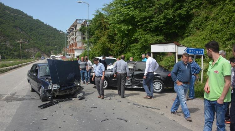 İnebolu'da trafik kazası: 3 yaralı