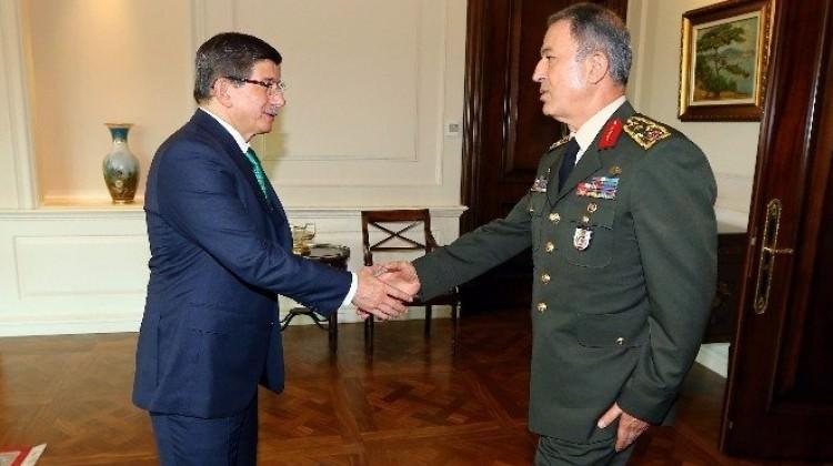 Başbakan Davutoğlu, Orgeneral Akar'ı kabul etti