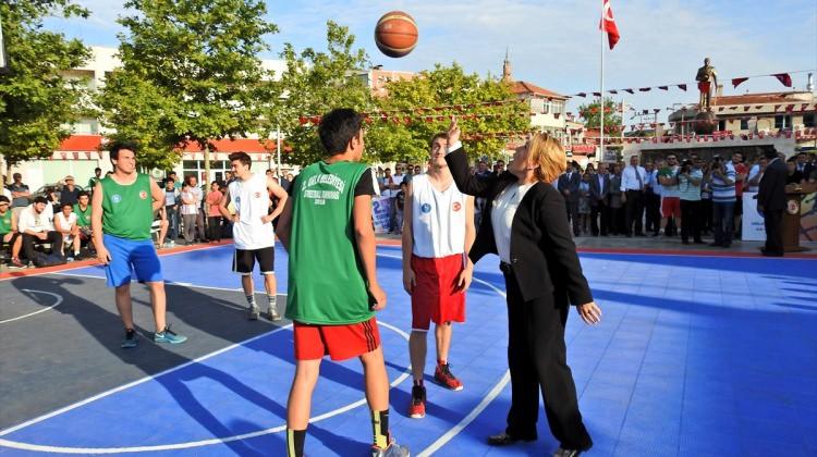 Urla'da basketbol turnuvası