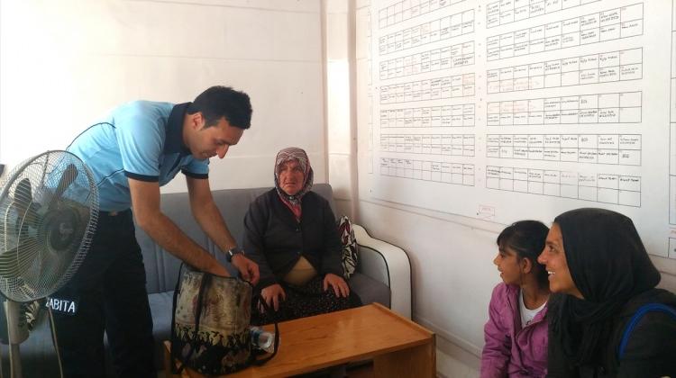 Nevşehir'de "emekli" kadın dilenci yakalandı
