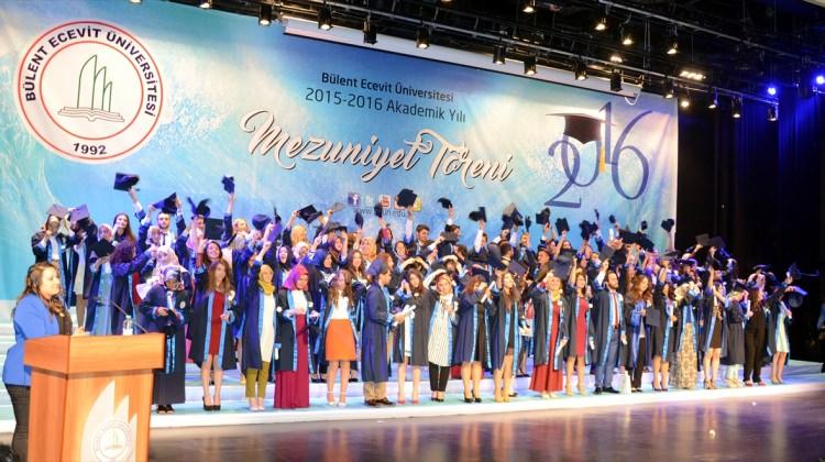 BEÜ Zonguldak Sağlık Yüksekokulu'nda mezuniyet töreni