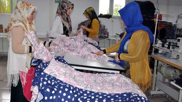 Tekstil fabrikası genç kızların umudu oldu