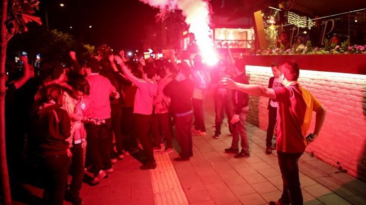 Galatasaray taraftarlarının Türkiye Kupası sevinci