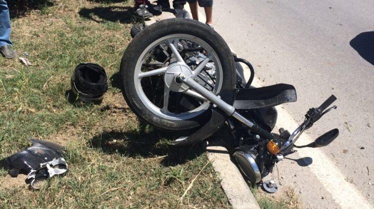 Çanakkale'de motosiklet refüje çarptı: 1 ölü, 1 yaralı
