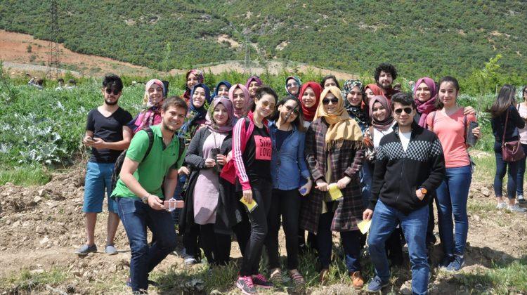 Selçuk Üniversitesi öğrencileri 430 sedir fidanı dikti