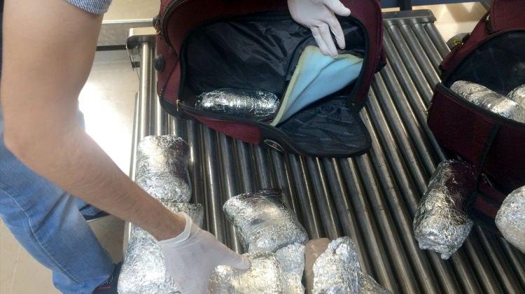 Havalimanındaki valizden uyuşturucu çıktı