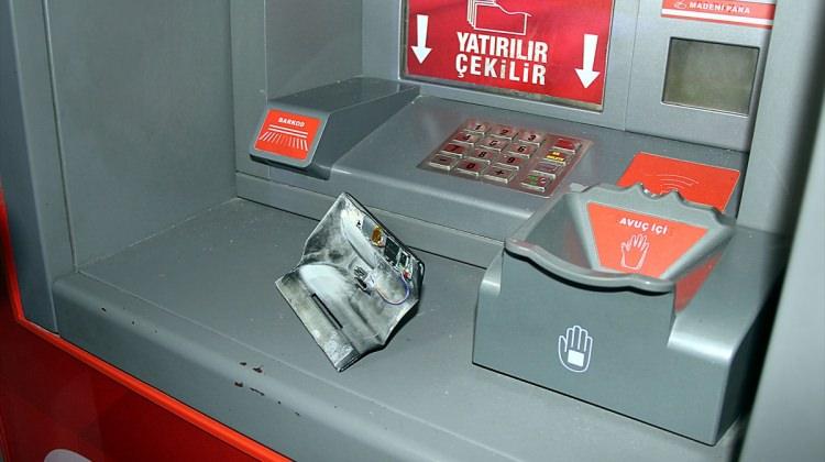 Karabük'te ATM cihazından dolandırıcılık girişimi