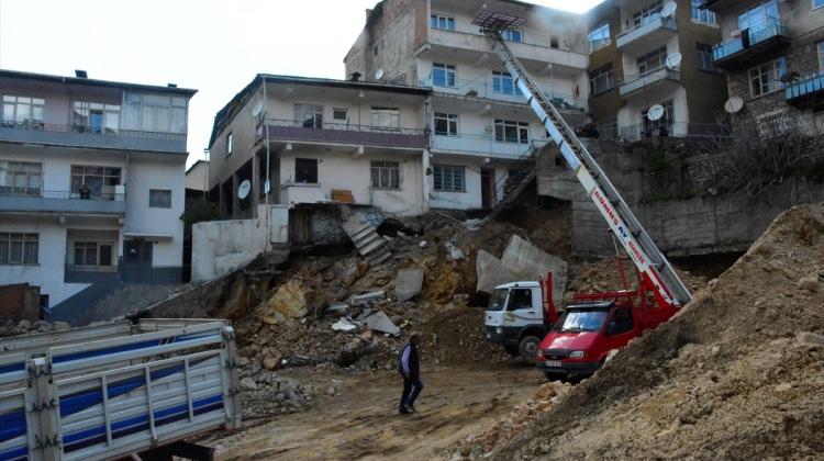 Gümüşhane'de yıkılma tehlikesi bulunan 6 bina boşaltıldı